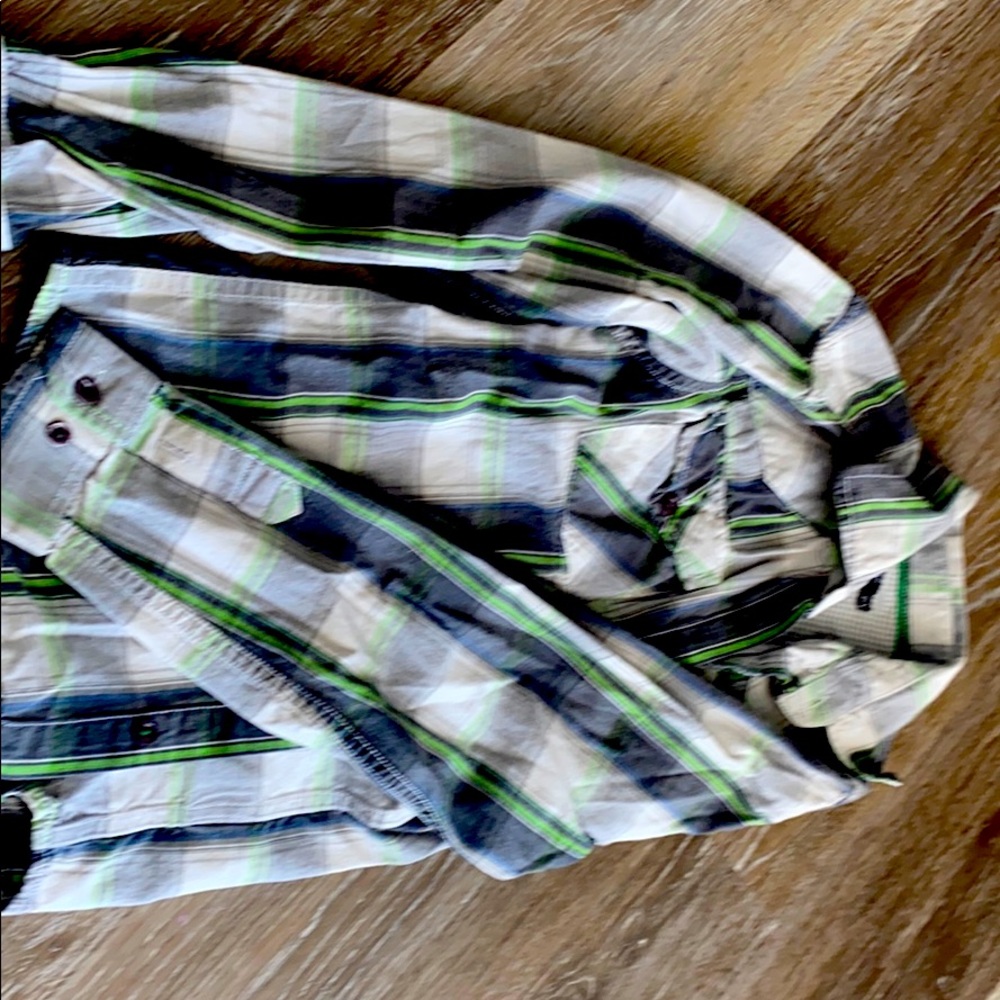 Boys point zero button up.